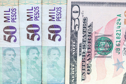 Colombia devalúa constantemente su moneda.