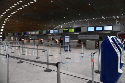 PARÍS. Así se observa en estos días el aeropuerto Charles de Gaulle, por el que cada año transitan hasta 72,2 millones de pasajeros.