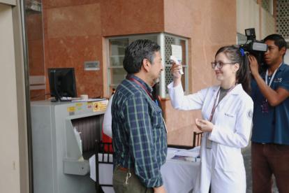 En los ingresos a la Asamblea se hacen controles médicos