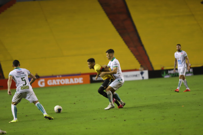 El partido entre Barcelona y Liga de Portoviejo por la primera fecha se lo jugó sin público.