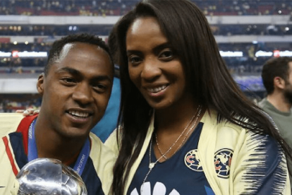 El futbolista ecuatoriano Renato Ibarra junto a su esposa, Lucely Chalá, cuando todo era amor en su relación.