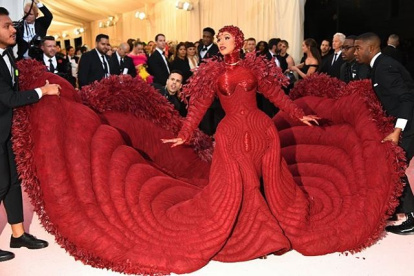Cardi B en la alfombra "rosada" de la Met Gala del 2019.