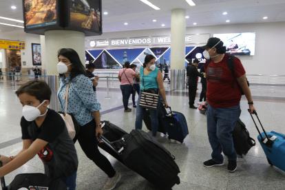 El Gobierno decretó la cuarentena para pasajeros que lleguen a Ecuador desde cinco países afectados.