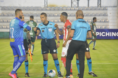 El juego entre Técnico Universitario y Liga de Portoviejo, fue uno de los dos que sí se disputó de la quinta fecha de la LigaPro.