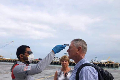 De acuerdo a estudios realizados en la ciudad, cada crucerista deja al menos $ 200 dólares en gastronomía, transportación, artesanías, guías turísticos, entre otros.