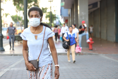 Los guayaquileños toman sus precauciones ante el nuevo virus.