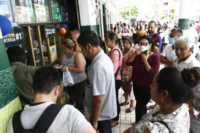 La prohibición de reunirse con más de 30 personas, adoptada recientemente por el Gobierno Nacional, como medida para frenar la cantidad de contagios, no fue acatada por completo.
