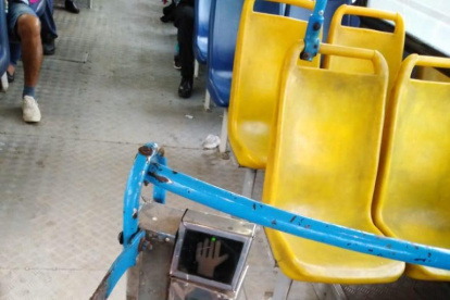 Los buses no cumplían con las medidas de aseo en el interior de las unidades.