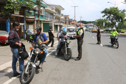 Acciones. La Policía desplegó operativos de seguridad en varios puntos de la ciudad.