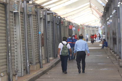 La actividad comercial de algunas ciudades como Guayaquil, casi se ha reducido a cero. El comercio y otros sectores productivos calculan sus pérdidas en época de emergencia sanitaria.