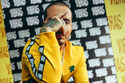 Amarillo es el nombre de su cuarto sencillo.