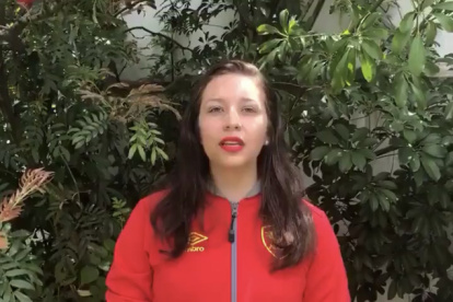 Gabriela Llerena, nutricionista de Aucas, da consejos de buena alimentación.