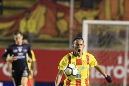 Enson Rodríguez durante un partido cuando formó parte de Aucas.


22 de marzo  de 2020
KARINA DEFAS 
Agencia (ag-expreso ag-extra ag-quito)
