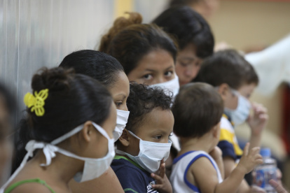 Con el contagio comunitario, es prudente el uso de la mascarilla a todas horas.