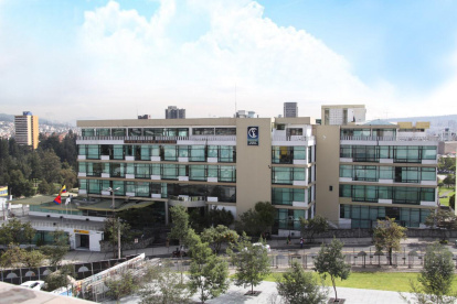 Así lucía el edificio de la Contraloría antes del incendio provocado por manifestantes en el marco de la protesta indígena.