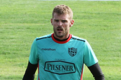 Javier Burrai, arquero de Barcelona, está alejado de las canchas por una lesión.