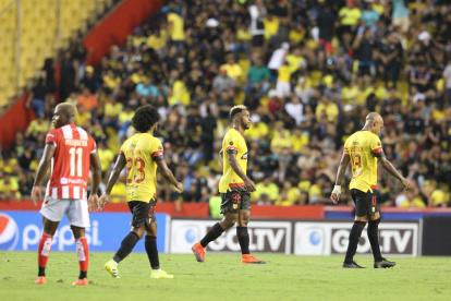 Anthony Bedoya, defensa de Barcelona, realizó una polémica adaptación en Tik Tok.