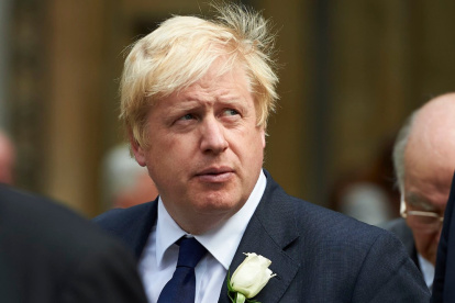 Tras conocer que tiene coronavirus, el primer ministro británico anunció que permanece en cuarentena.