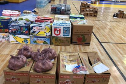 Cientos de productos no perecibles fueron donados por los habitantes de Quito para las familias de escasos recursos