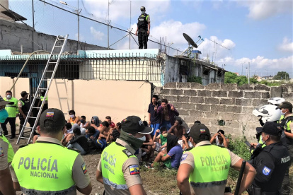 Después que fue controlada la situación, los internos volvieron a sus celdas.