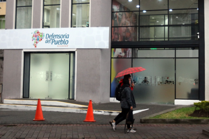 La Defensoría del Pueblo considera que los recursos deben priorizarse para los servicios y artículos de primera necesidad