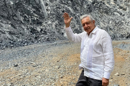 El presidente estuvo de visita en Badirahuato para la supervisión de algunas obras.