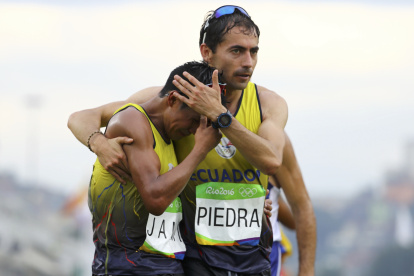 Piedra (d) en su última participación olímpica en la maratón de los Juegos de Río 2016. Antes estuvo en Londres 2012, Pekin 2008 y Atenas 2004.
