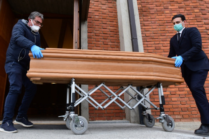 Las muertes "bajo sospecha" aumentaron de 25 a 61 en menos de una semana