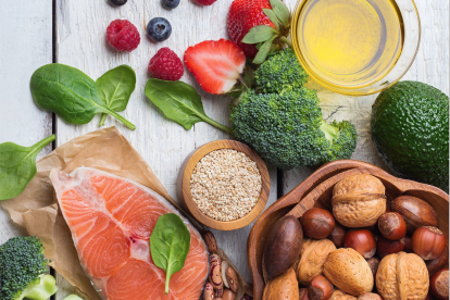 Prima los carbohidratos integrales o complejos. Entre ellos: el verde, la yuca, el camote y el choclo blanco.