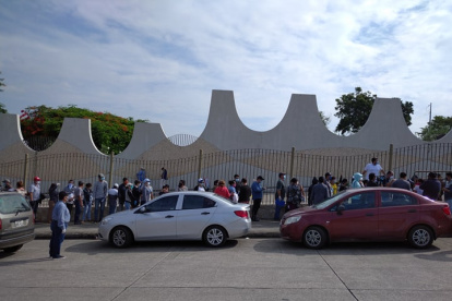 Exterior del camposanto Jardines de Esperanza.