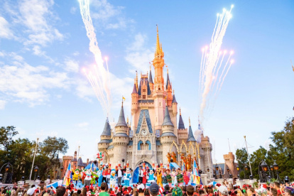 La empresa también ha entregado más de 200 mil piezas de protección sanitaria para personal médico.