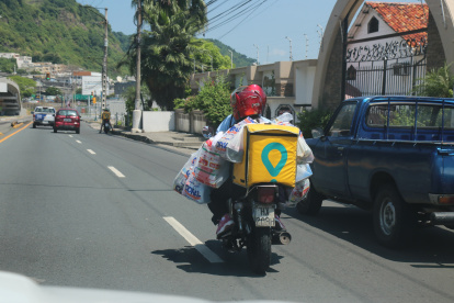 Expertos en servicio a domicilio piden a las familias que compren únicamente lo necesario para no sobrecargar a las personas que brindan el servicio en la ciudad.


Agencia (ag-extra)