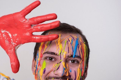 Ha sabido aprovechar su talento y asegura sentirse más cómodo en Instagram que en YouTube.