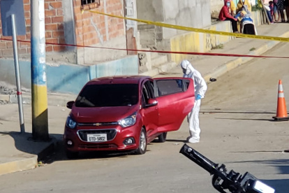 Criminalística realizó el levantamiento del cadáver.