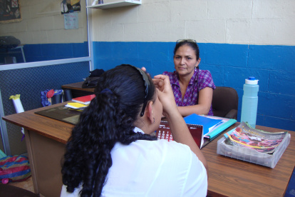 Los psicólogos educativos ofrecen ayuda a través de sus cuentas de Facebook.