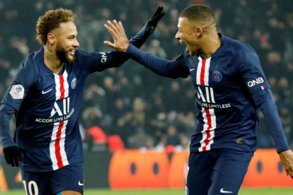 Neymar y Mbapé son deseados por el Barça y el Real Madrid, respectivamente, no desde ahora, sino desde la temporada pasada.