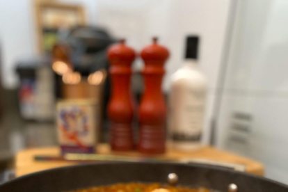 Este plato cuenta con ingredientes que aportan a su buena nutrición: el pimiento, tomate y camarón.