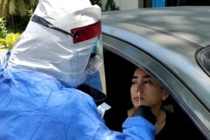 Se toma la muestra y los resultados están listos en 4 horas.