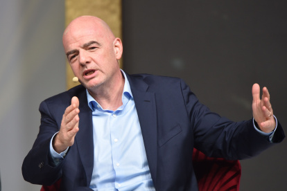 Gianni Infantino, presidente de la FIFA, señaló que sería irresponsable obligar a las competiciones a reanudar si las cosas no están 100 % seguras.
