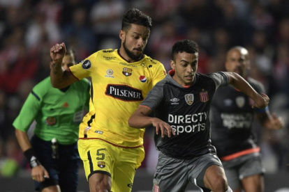 Gabriel Marques (d), volante nacionalizado de Barcelona, que aspira llegar al combinado nacional.