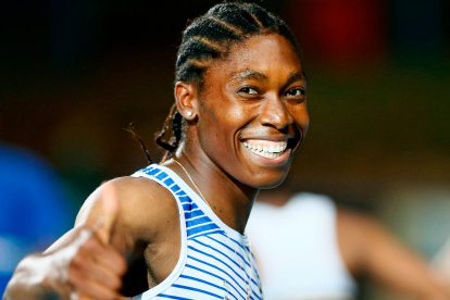 Caster Semenya es la reina de las abdominales en el reto que circula en las redes sociales.