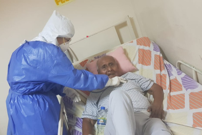 Personal del Ministerio de Salud acudió a revisar a los adultos mayores.