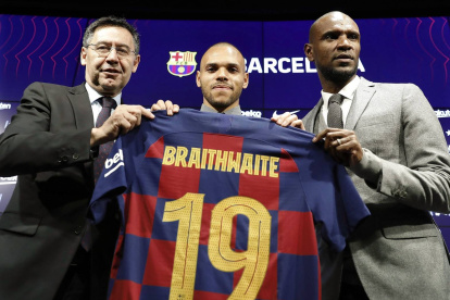 Martin Braithwaite (c) fue el último fichaje del FC Barcelona para la presente temporada.