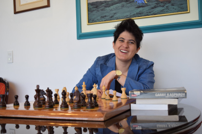 Carla Hederia, destaca ajedrecista ecuatoriana.