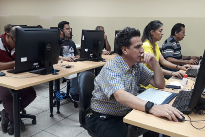 Los docentes deben tener las herramientas necesaria para desarrollar un buen trabajo durante esta emergencia.