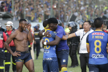 A los campeones con Delfín les prometieron un premio de 300 mil dólares para toda la plantilla, no solo primer equipo.