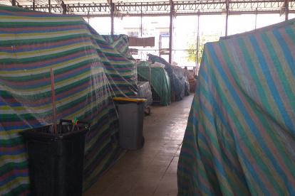 Situación. Así lucieron algunos locales en el mercado de las 4 Manzanas hace unos días.