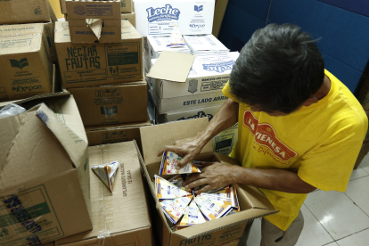 Los productos de la alimentación escolar son entregados a las escuelas fiscales.

18 AGOSTO del 2017

GERARDO MENOSCAL

Agencia (ag-expreso)