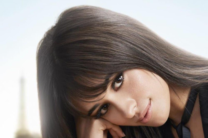 La cantante cubano estadounidense se esmera por el cuidado de su cabello