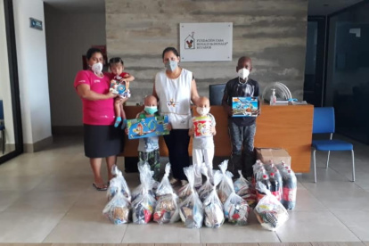 Las donaciones llega a albergues para niños con cáncer y también a sus hogares.